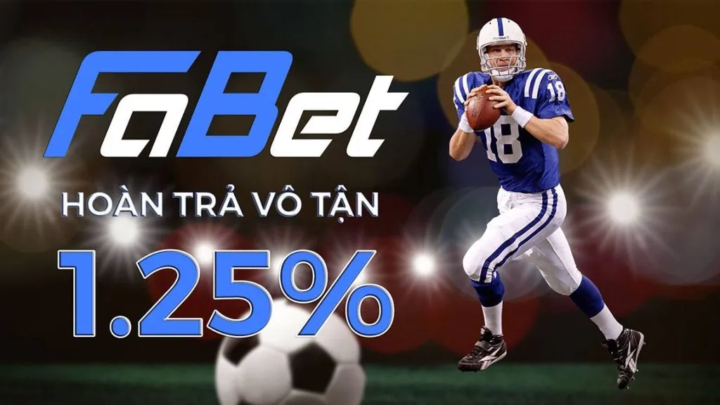 Bánh xe Roulette quay với quả bóng và chip cược